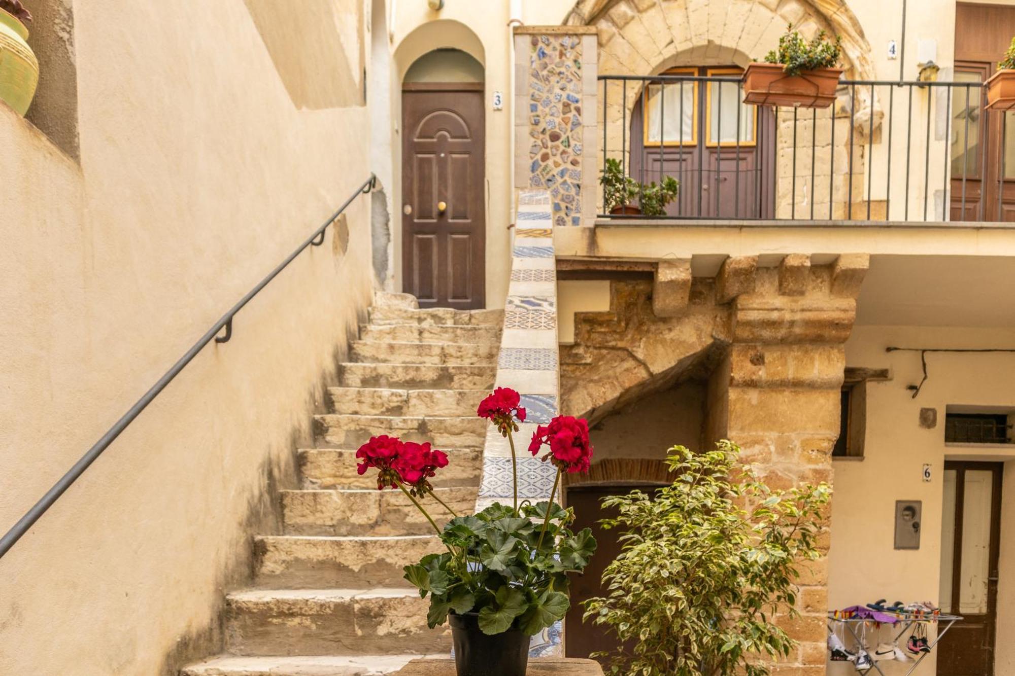 Appartement Antico Portale à Trapani Extérieur photo